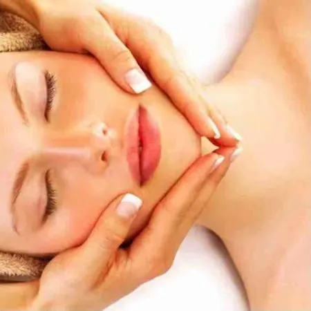 La Duchesse - Spa-jacuzzi - Massage- Sauna - 4 Saisons - Piscine Chauffee Toute L'annee - 800m Centre * Nyons