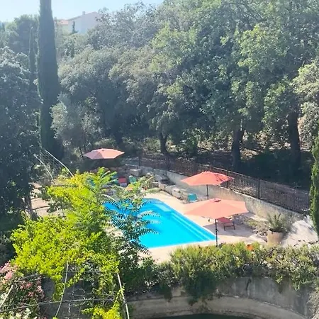 Panzió La Duchesse - Spa-jacuzzi - Massage- Sauna - 4 Saisons - Piscine Chauffee Toute L'annee - 800m Centre *
